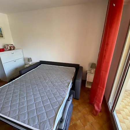 Et Commerces A 300 M A Pied, Ideal * Saint-Elme