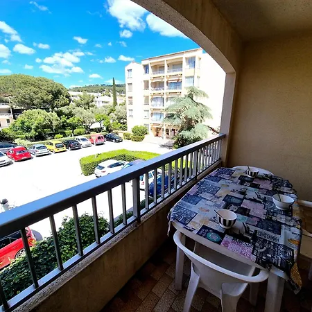 아파트 Et Commerces A 300 M A Pied, Ideal Saint-Elme