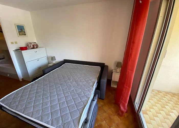 Et Commerces A 300 M A Pied, Ideal * Saint-Elme